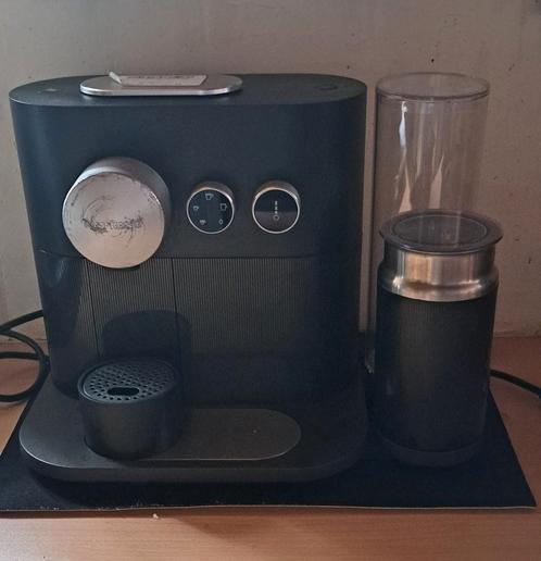 KRUPS Nespresso expert & milk bluetooth XN601810, Electroménager, Cafetières, Utilisé, Café moulu, Dosettes et capsules de café