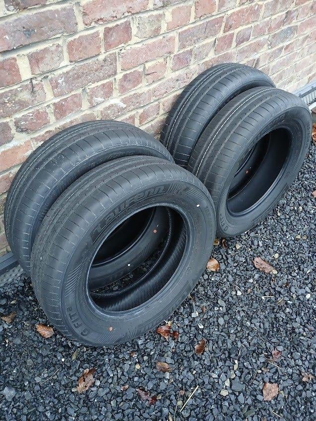 4 pneus  185/65/R15 neuf, Autos : Pièces & Accessoires, Pneus & Jantes, Neuf, 15 pouces, Véhicule de tourisme, Pneus été