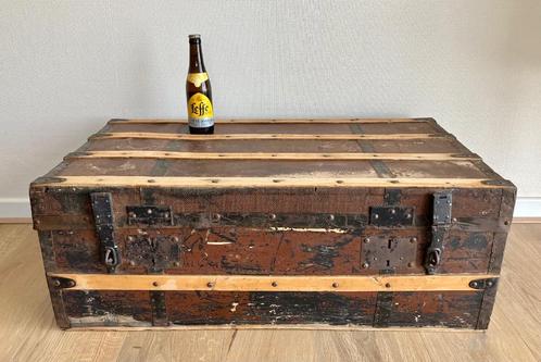 Antieke grote kist of hutkoffer, Antiek en Kunst, Curiosa en Brocante, Ophalen