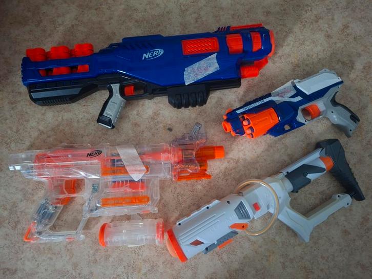 LOT NERF geweren & accessoires, Kinderen en Baby's, Speelgoed | Buiten | Actiespeelgoed, Zo goed als nieuw, Ophalen