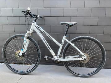 Cube fiets country lite system beschikbaar voor biedingen