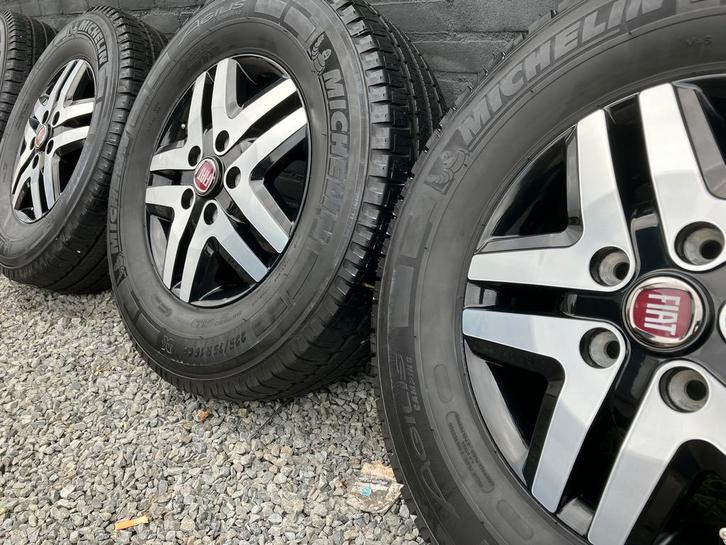 NIEUWE 225/75/16 camperbanden op fiat Ducato velgen, Auto-onderdelen, Banden en Velgen, Velg(en), Ophalen