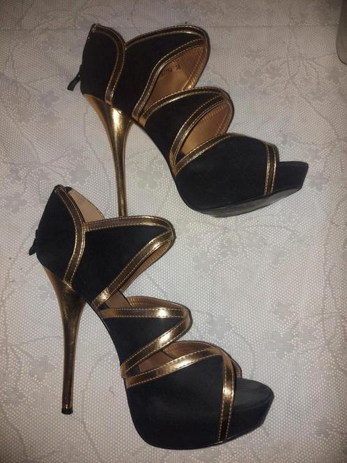 Pumps, Kleding | Dames, Schoenen, Gedragen, Pumps, Overige kleuren, Ophalen of Verzenden