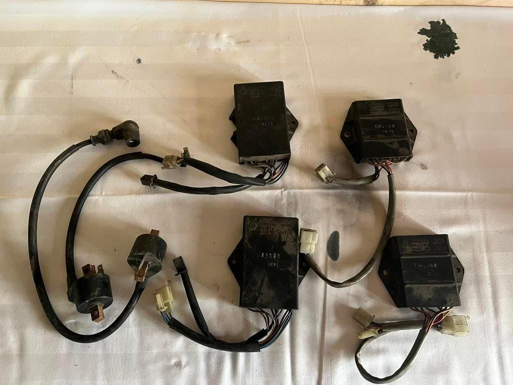 Suzuki rgv 250 bobine,cdi, powervalve control unit, Enlèvement ou Envoi, Utilisé