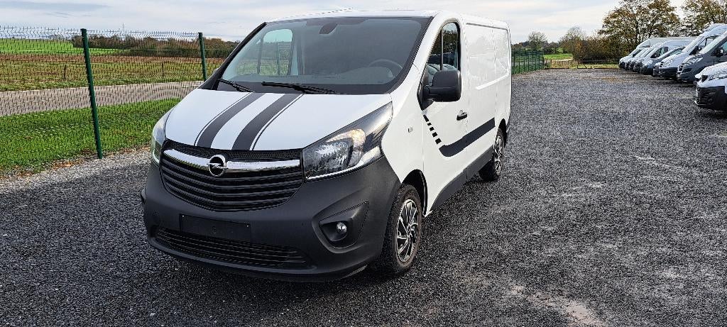 vivaro 48000km, Euro 6, Entreprise, 3 places, Boîte manuelle