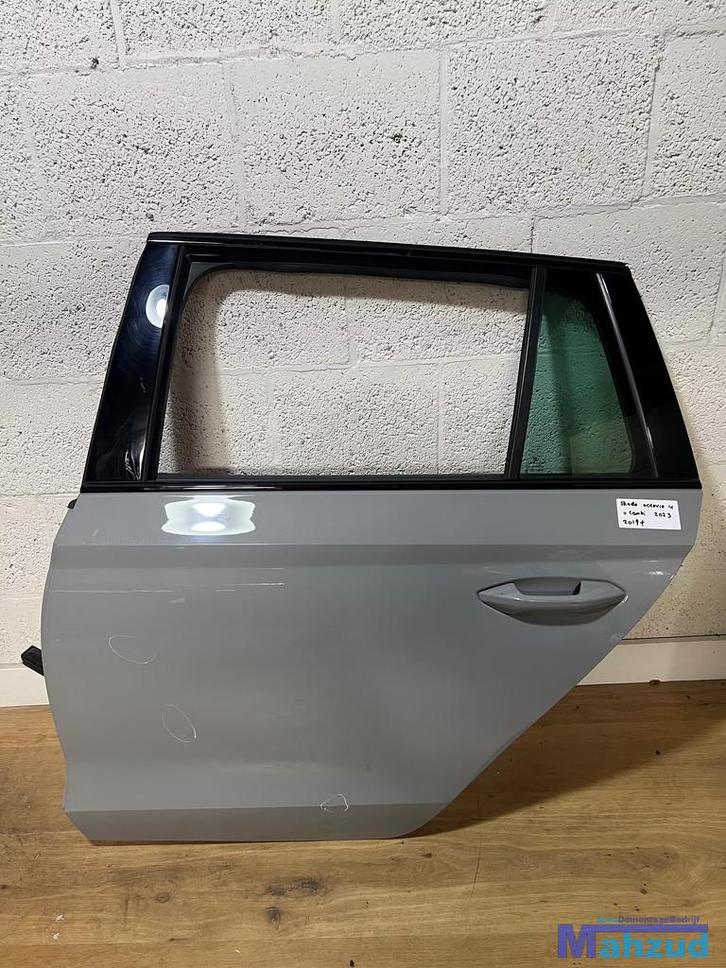 SKODA OCTAVIA 4 COMBI STATION RS Grijs deur links achter 201, Auto-onderdelen, Carrosserie, Deur, Skoda, Achter, Links, Gebruikt