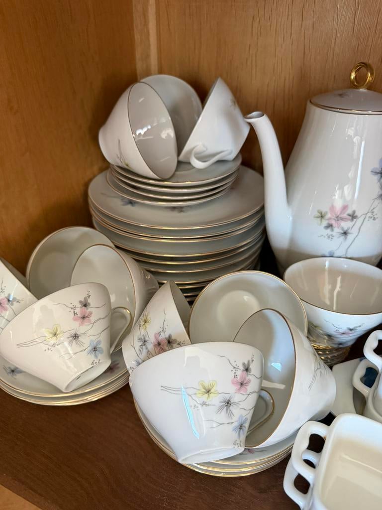 Koffieservies bavaria, Ophalen