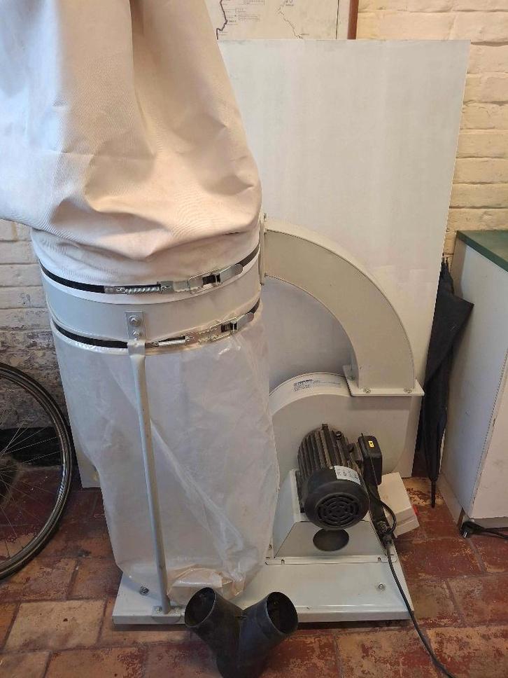 Système d'extraction de poussières pour le travail du bois, Articles professionnels, Machines & Construction | Travail du bois