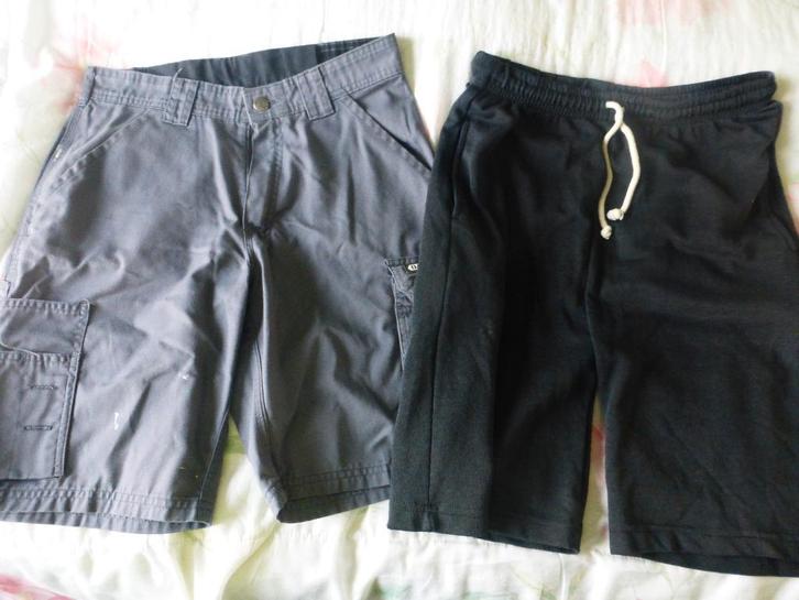 A DONNER ! ! ! 2 shorts + 2 jeans, Vêtements | Hommes, Jeans, Autres couleurs, Enlèvement ou Envoi