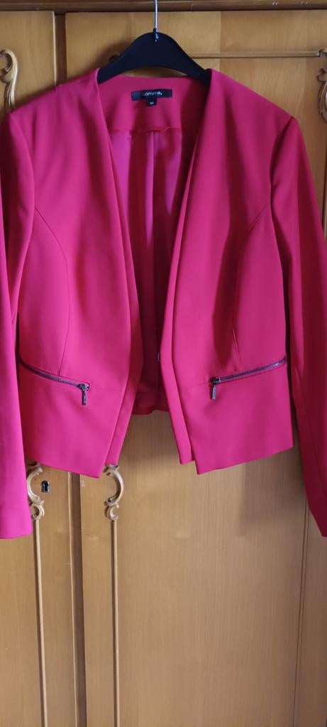 Damesvest maat 42, COMMA, Ophalen, Maat 42/44 (L), Rood