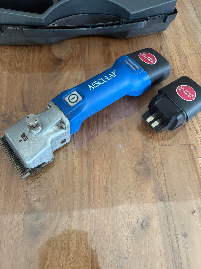 Accu scheermachine Aesculap, Ophalen