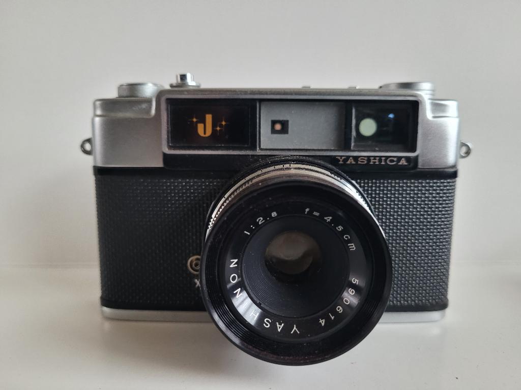 Yashica J analoge camera, Ophalen of Verzenden, Gebruikt, Spiegelreflex, Overige Merken