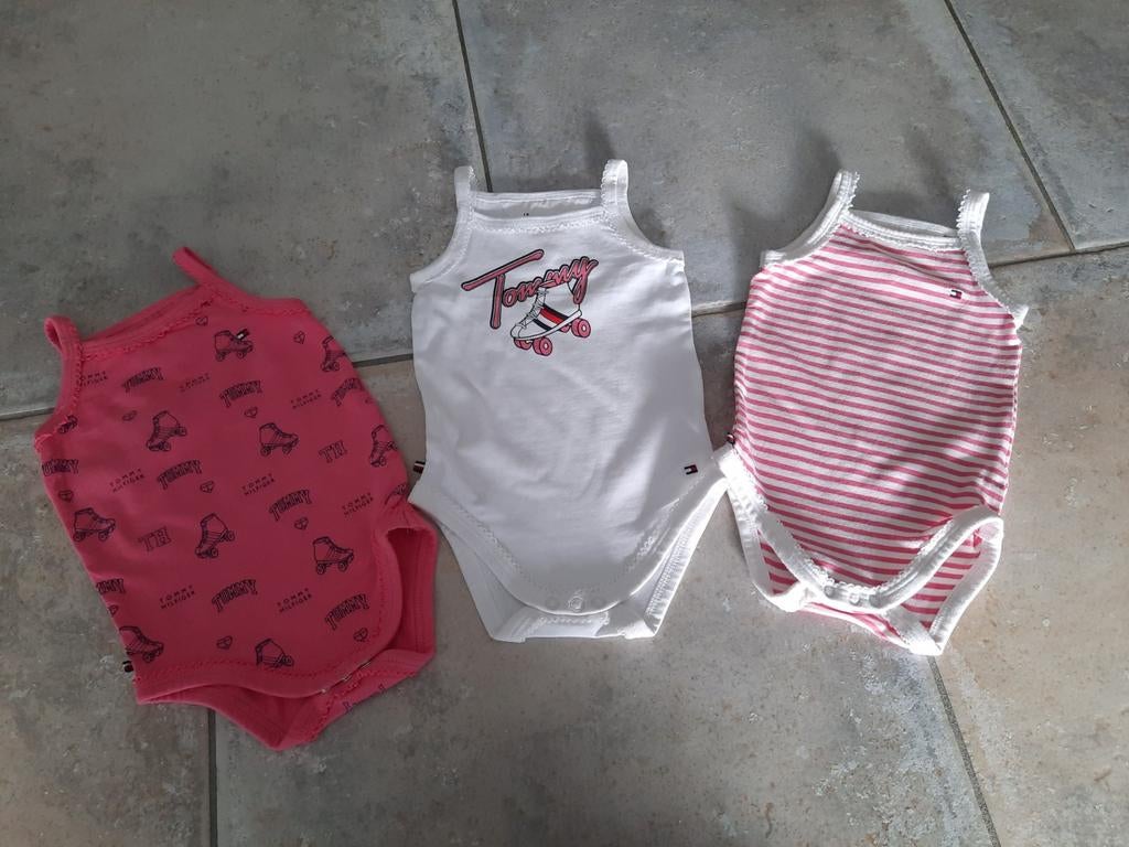 Te koop: Tommy hilfiger body's maat 62, Enfants & Bébés, Vêtements de bébé | Taille 62, Enlèvement ou Envoi, Tommy Hilfiger, Fille