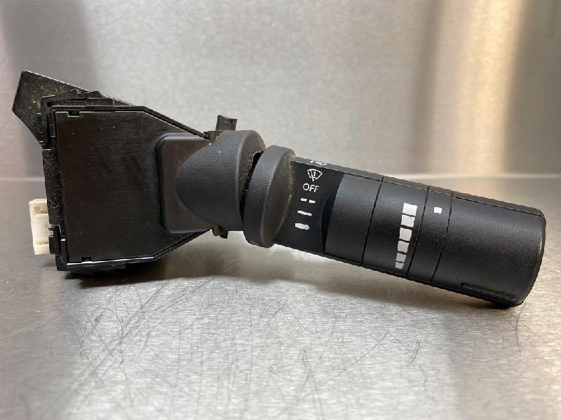 COMMODO ESSUIE-GLACE Nissan Navara (D40) (01-2005/07-2010), Utilisé, Nissan