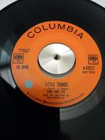 LORI AND LEE . LITTLE THING. OLDIES USA 45T, Enlèvement ou Envoi