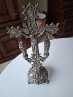 Groot antiek kruisbeeld " Calvarie groep " + kandelaars, Antiek en Kunst, Ophalen of Verzenden