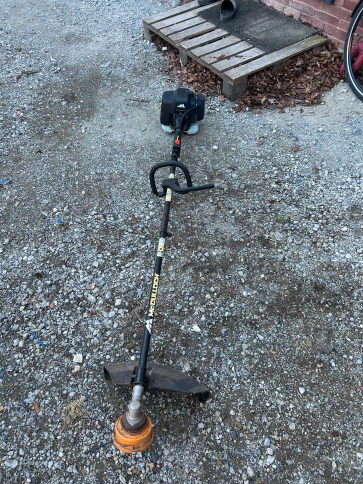 Grastrimmer/bosmaaier benzine, Tuin en Terras, Bosmaaiers, Zo goed als nieuw, Benzine, Ophalen