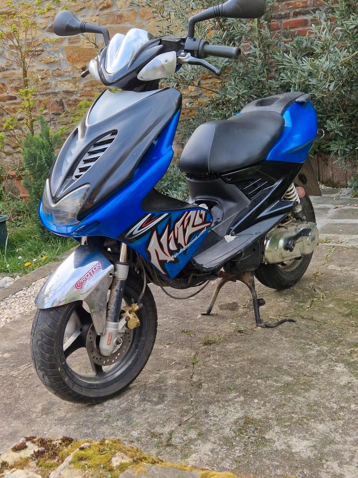 MBK Nitro (Yamaha Aerox) - 2004 (ACCIDENTÉ) (CLASSE A), Vélos & Vélomoteurs, Scooters | Yamaha, Aerox, Classe A (25 km/h)