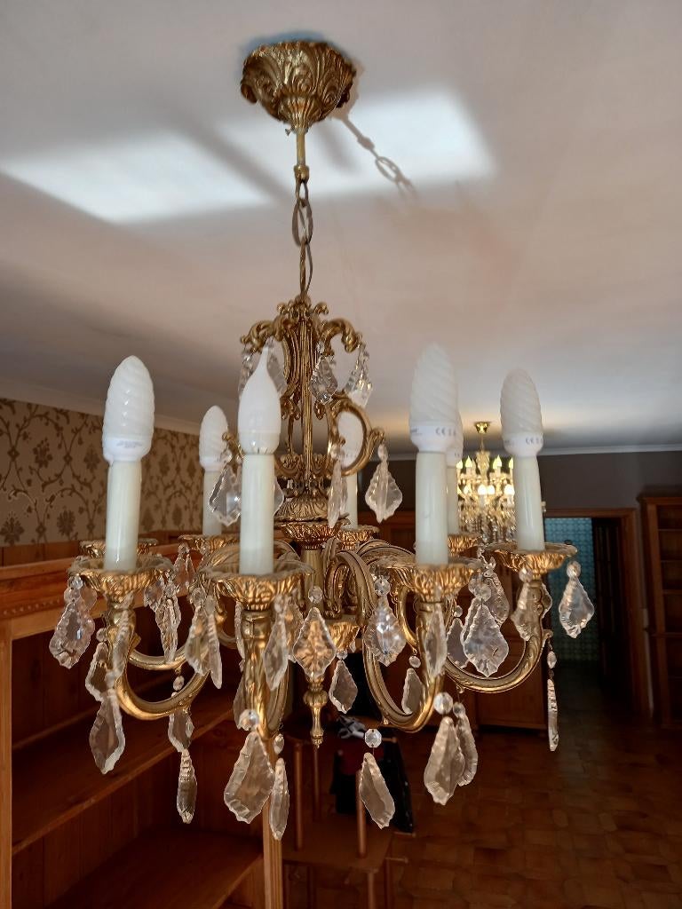 Mooie kroonluchter, Ophalen