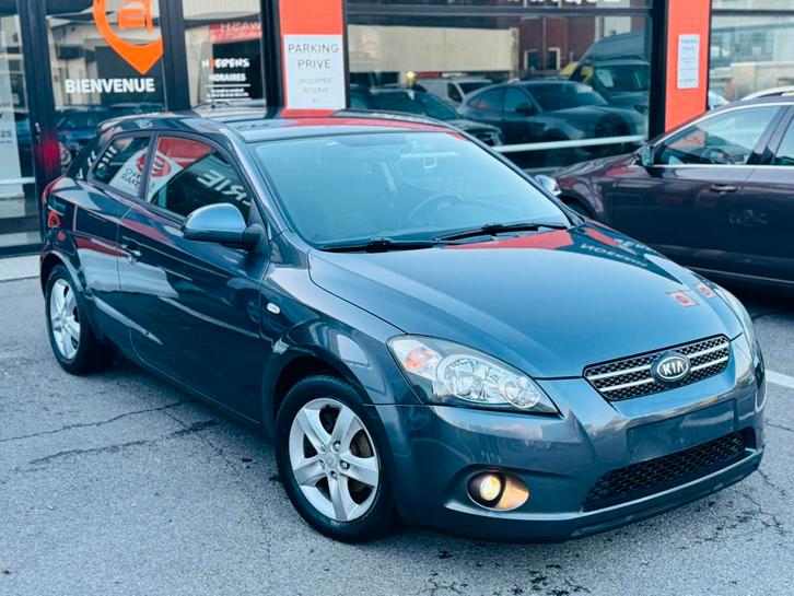Kia Ceed/Essence/Pret à immatriculer/150.000Km/Clim etc…, Autos, Kia, Entreprise, (Pro) Cee d, ABS, Airbags, Air conditionné, Ordinateur de bord