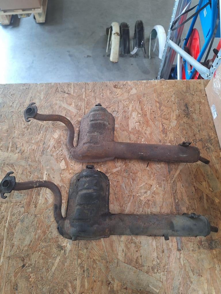 Pot origine honda wallaroo a restaurer 25 eur les 2