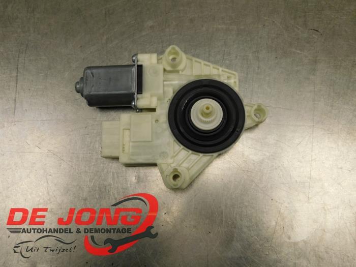 Moteur de vitre portière d'un Skoda Fabia, Autos : Pièces & Accessoires, Carrosserie & Tôlerie, Skoda, Utilisé, 3 mois de garantie