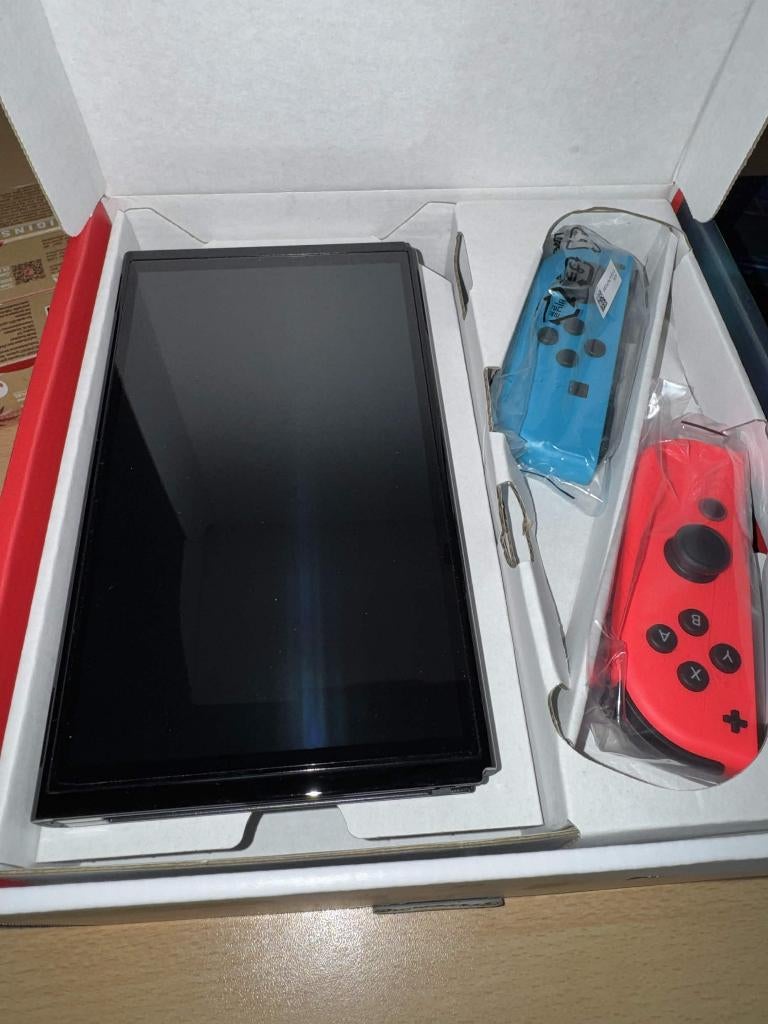 Nintendo switch OLED, Ophalen of Verzenden, Zo goed als nieuw, Met 2 controllers, Switch OLED