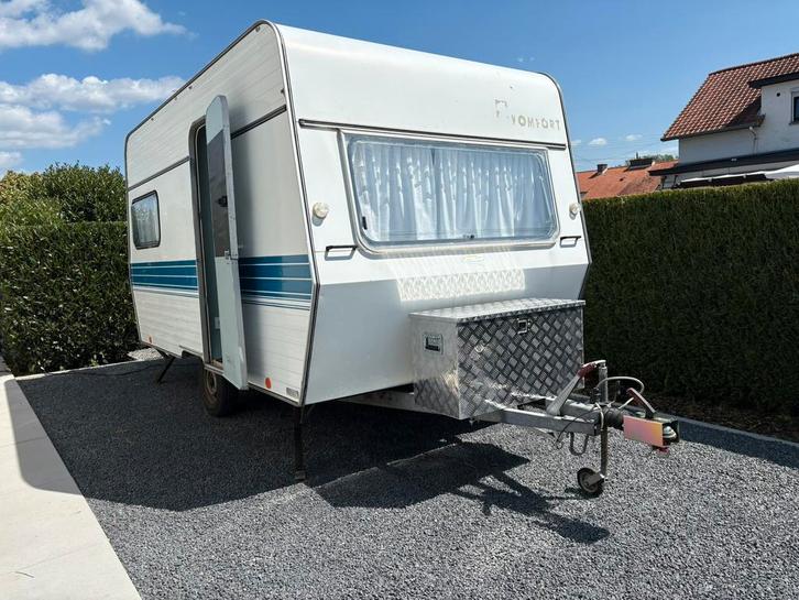Huur onze gerenoveerde retro Knaus caravan van <750kg, Caravans en Kamperen, Caravans, Particulier, Koelkast, Ophalen