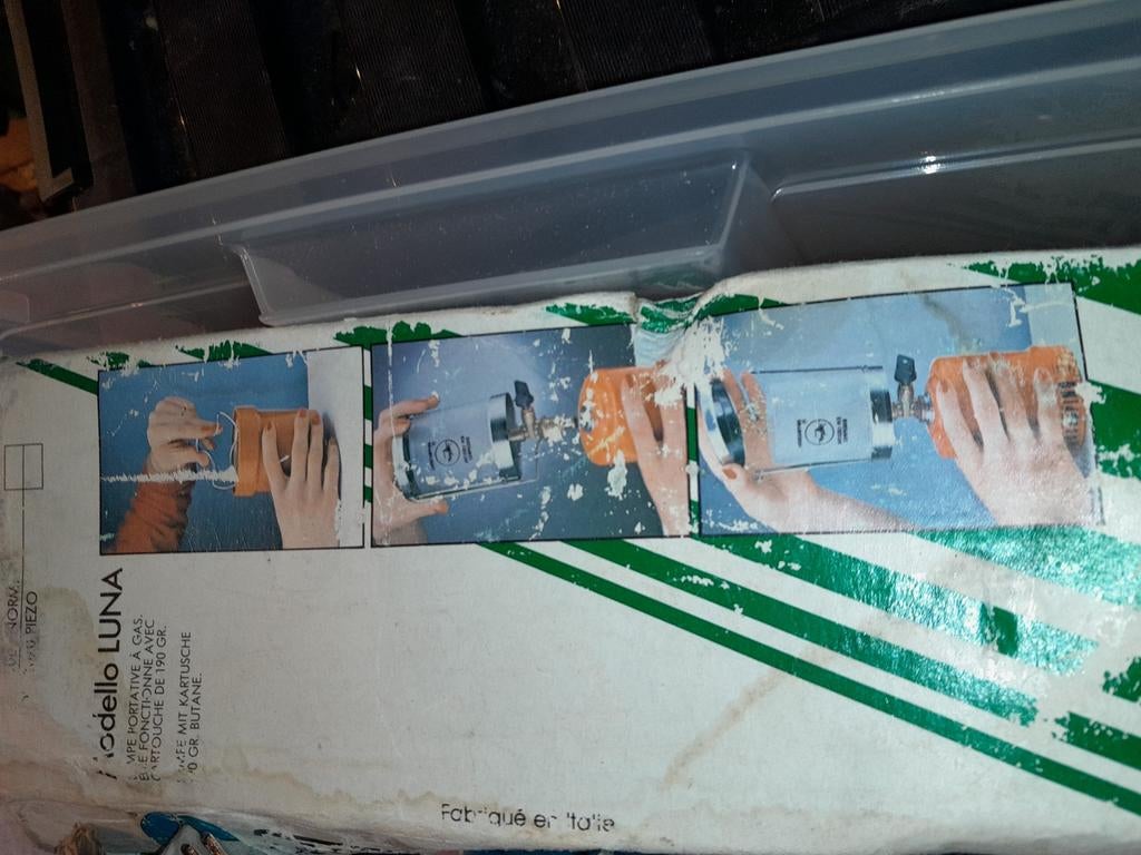 Klein fornuis en gaslamp, Ophalen