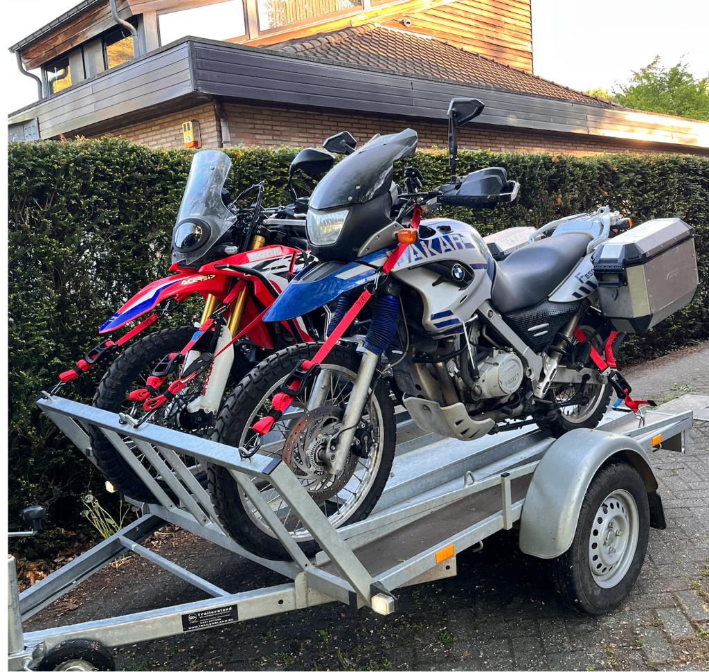 Te huur motor trailer, Ophalen of Verzenden, Zo goed als nieuw