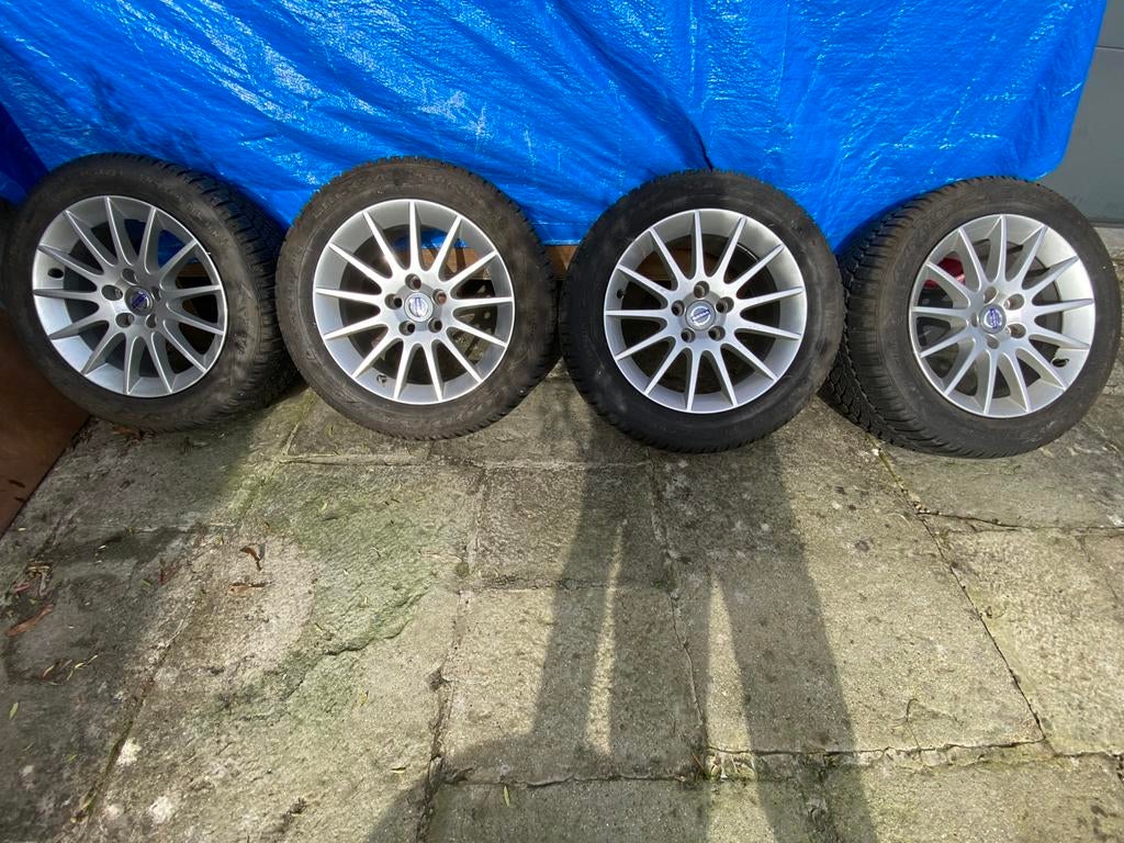 Roue hiver goodyear, Neuf, Pneus et Jantes, Véhicule de tourisme, 17 pouces