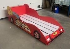 (49) Bed race auto voor matras 90 x 200, Kinderen en Baby's, Kinderkamer | Bedden, Zo goed als nieuw, Matras, Ophalen