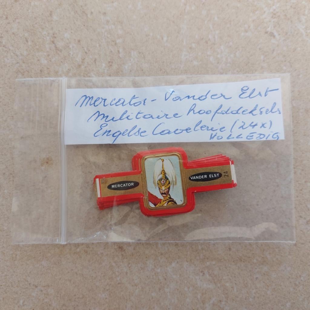 Reeks sigarenbandjes Mercator : militaire hoofddeksels, Ophalen of Verzenden, Sigarenbandjes