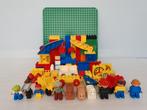 Lot Lego Duplo 120+ onderdelen, figuren en groene grondplaat, Ophalen of Verzenden, Gebruikt, Duplo
