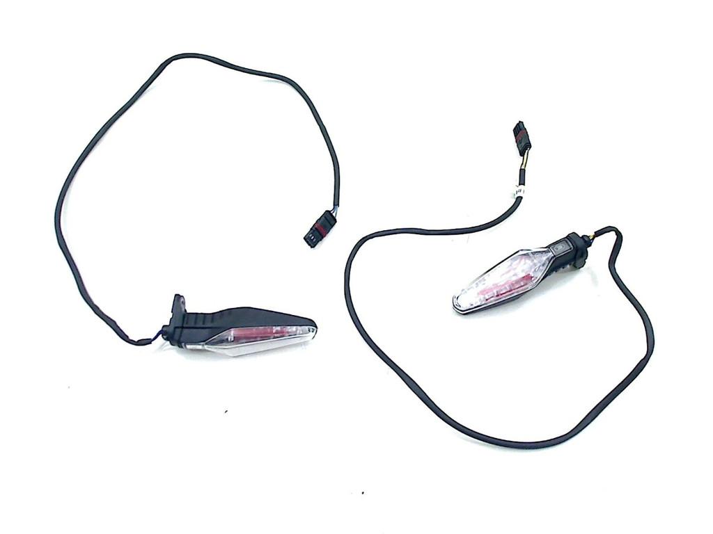 KNIPPERLICHT BMW R 1300 GS 2023- (R1300GS KA1) (01-2023/-), Motoren, Dhr. S. di Majo, Gebruikt, Info@cama-motorparts.nl, P.J. Troelstraweg 8 8
3144 CX  MAASSLUIS, NL