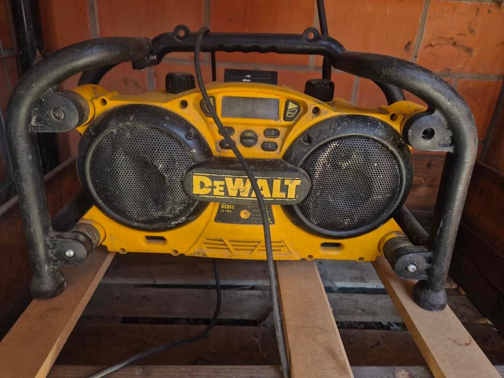 Dewalt werfradio, Ophalen