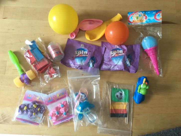 SET VAN VERSCHILLENDE SPELLEN EN ACCESSOIRES, NOOIT GEBRUIKT, Antiek en Kunst, Antiek | Overige Antiek, Ophalen of Verzenden