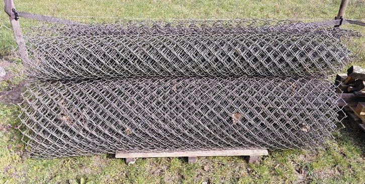 Verschillende lengtes grijs hekwerk gaas rollen 200cm hoog., Tuin en Terras, Gaas en Draad, Gebruikt, Gaas, 20 meter of meer, Ophalen