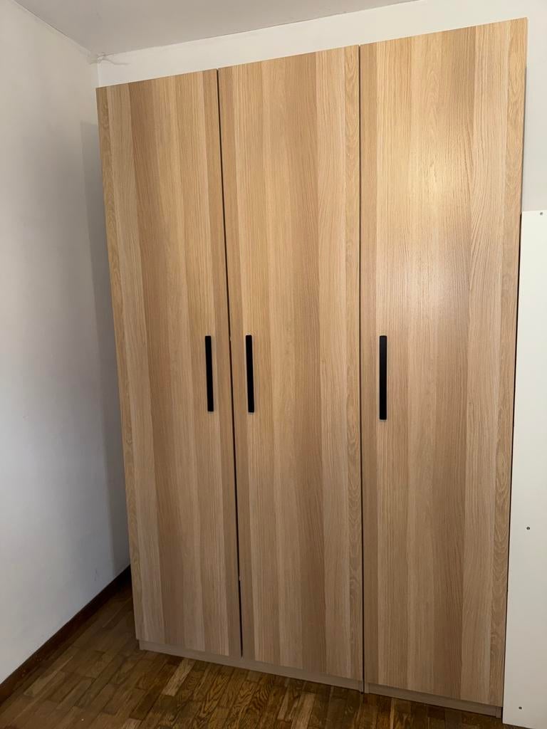 Ruime Nieuwe kledingkast, Huis en Inrichting, Kasten | Kleerkasten, Ophalen, Zo goed als nieuw