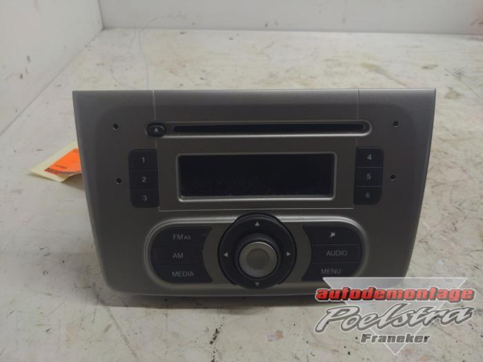Radio/Lecteur CD d'un Alfa Romeo Mito, Autos : Pièces & Accessoires, Électronique & Câbles, Alfa Romeo, Utilisé, 3 mois de garantie