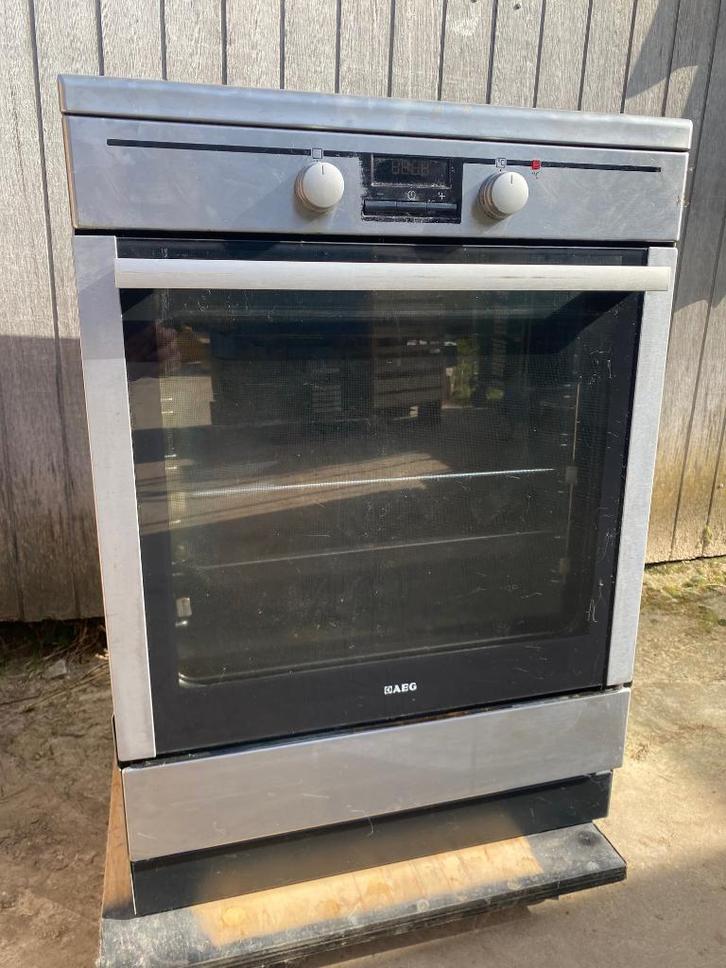 fornuis, Elektronische apparatuur, Fornuizen, Gebruikt, Elektrisch, 4 kookzones, 45 tot 60 cm, Grill, Energieklasse A of zuiniger