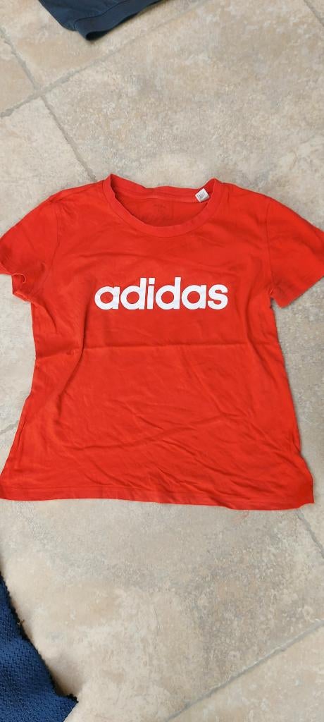 Merk Adidas: koraal rode t-shirt mt 170 - 176, Kinderen en Baby's, Kinderkleding | Maat 170, Adidas, Gebruikt, Meisje, Ophalen of Verzenden