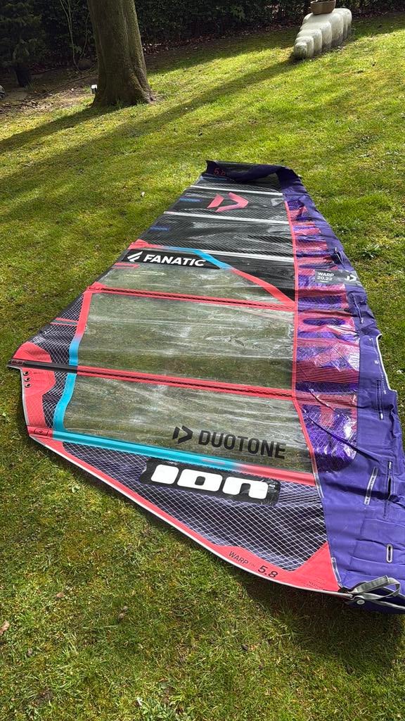 Duotone Warp fin 5.8, Sports nautiques & Bateaux, Enlèvement, Comme neuf