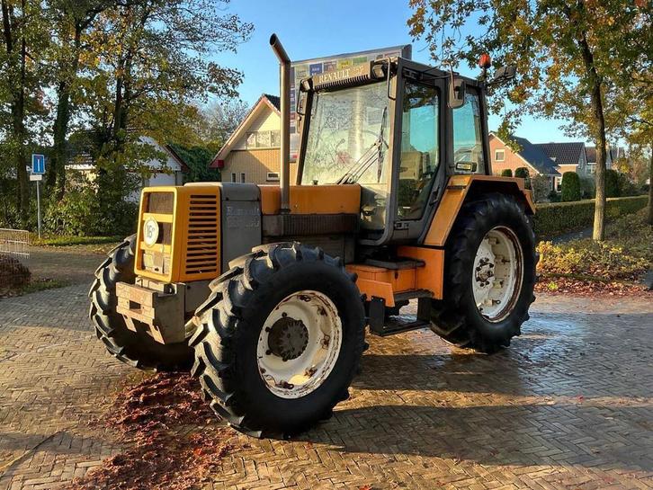 1987 Renault 133.14 Vierwielaangedreven landbouwtractor, Zakelijke goederen, Landbouw | Tractoren, Renault, Gebruikt