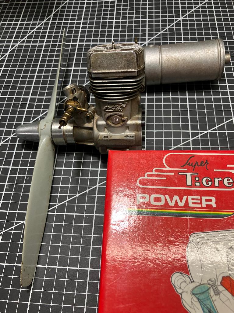 Modelbouwmotor super tiger 75 14 cc, Enlèvement ou Envoi, Utilisé, Nitro