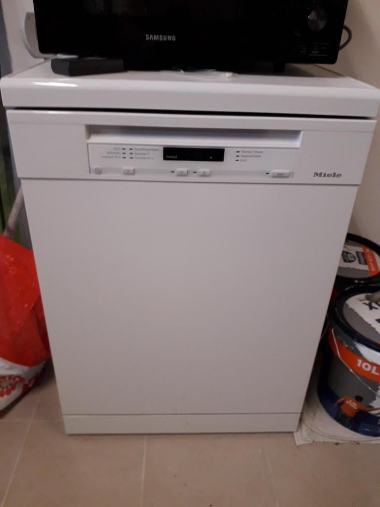 Vaatwasser Miele, Elektronische apparatuur, Vaatwasmachines, Zo goed als nieuw, Vrijstaand, Energieklasse A of zuiniger, Eco programma