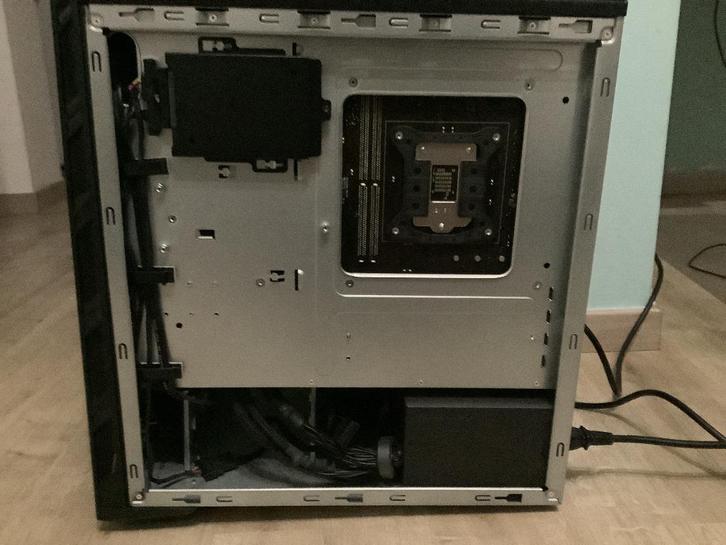 Broken pc, Computers en Software, Desktop Pc's, Niet werkend, Onbekend, HDD, SSD, 16 GB, Gaming, Ophalen