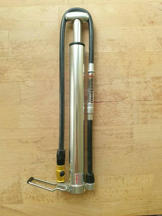 Lezyne Micro Floor Drive HP fietspomp met drukmeter, Fietsen en Brommers, Fietsaccessoires | Fietspompen, Gebruikt, Drukmeter