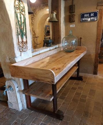 grande table de travail industrielle de notre propre atelier