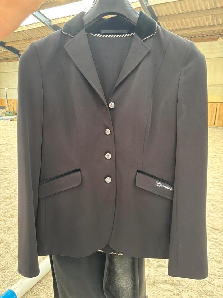 Zwarte elegante wedstrijdjas, Dieren en Toebehoren, Paardrijkleding, Zo goed als nieuw, Bovenkleding, Ophalen of Verzenden